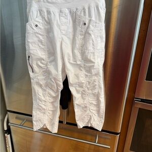 White Wearables Capri Pants